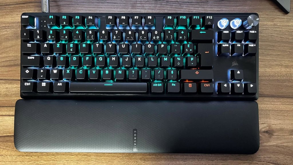 Le Corsair K70 Pro TKL vu de dessus