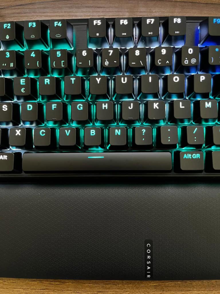 Gros plan sur le Corsair K70 Pro TKL